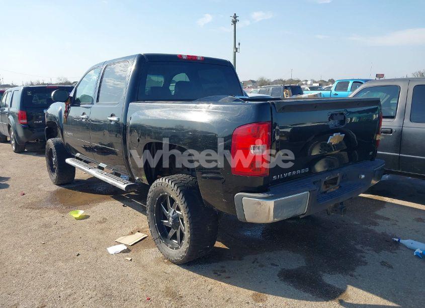 Photo 3 of 2011 Chevrolet Silverado 1500 LT (VIN 3GCPCSE00BG288336)