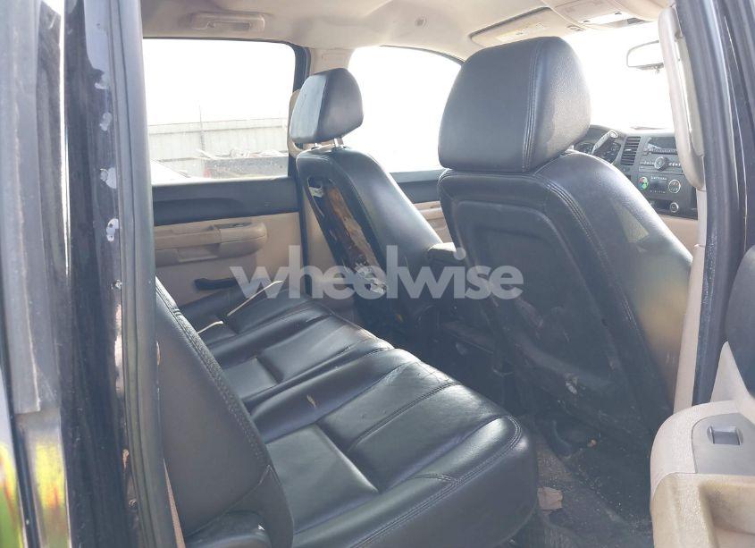 Photo 8 of 2011 Chevrolet Silverado 1500 LT (VIN 3GCPCSE00BG288336)