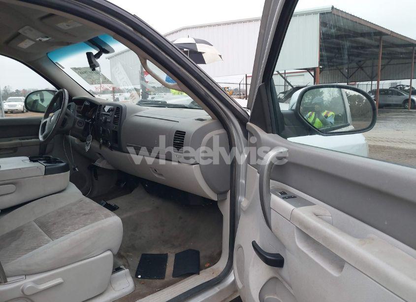 Photo 5 of 2012 Chevrolet Silverado 1500 LT (VIN 3GCPCSE00CG193437)