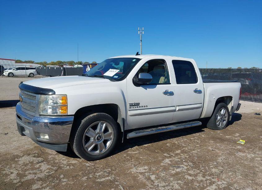 Photo 2 of 2013 Chevrolet Silverado 1500 LT (VIN 3GCPCSE00DG372126)