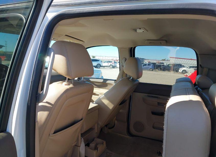 Photo 8 of 2013 Chevrolet Silverado 1500 LT (VIN 3GCPCSE00DG372126)