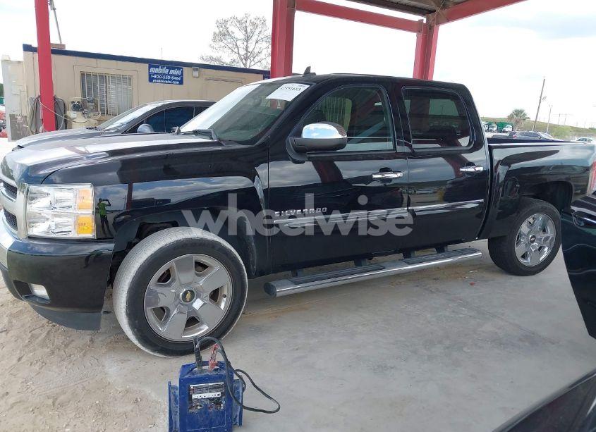 Photo 14 of 2011 Chevrolet Silverado 1500 LT (VIN 3GCPCSE01BG326897)