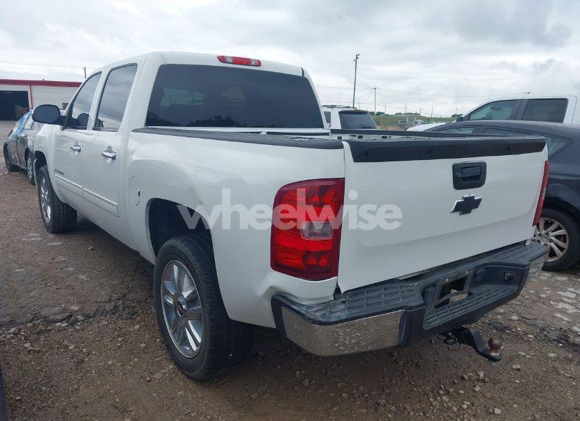 Photo 3 of 2011 Chevrolet Silverado 1500 LT (VIN 3GCPCSE01BG408015)