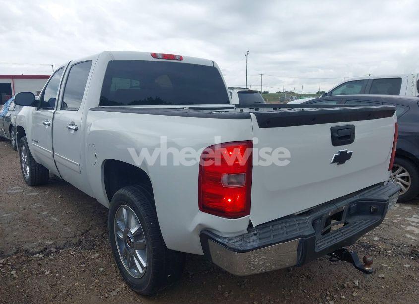 Photo 6 of 2011 Chevrolet Silverado 1500 LT (VIN 3GCPCSE01BG408015)