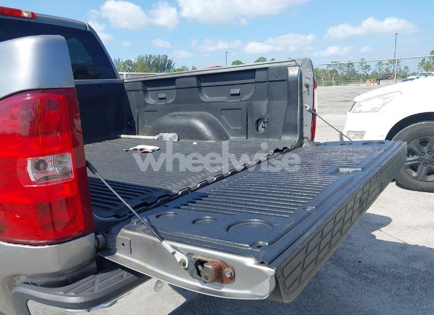 Photo 18 of 2013 Chevrolet Silverado 1500 LT (VIN 3GCPCSE01DG206827)