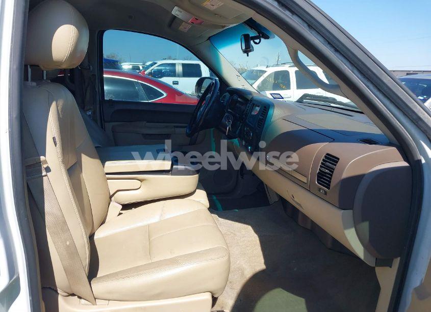 Photo 5 of 2013 Chevrolet Silverado 1500 LT (VIN 3GCPCSE01DG242789)