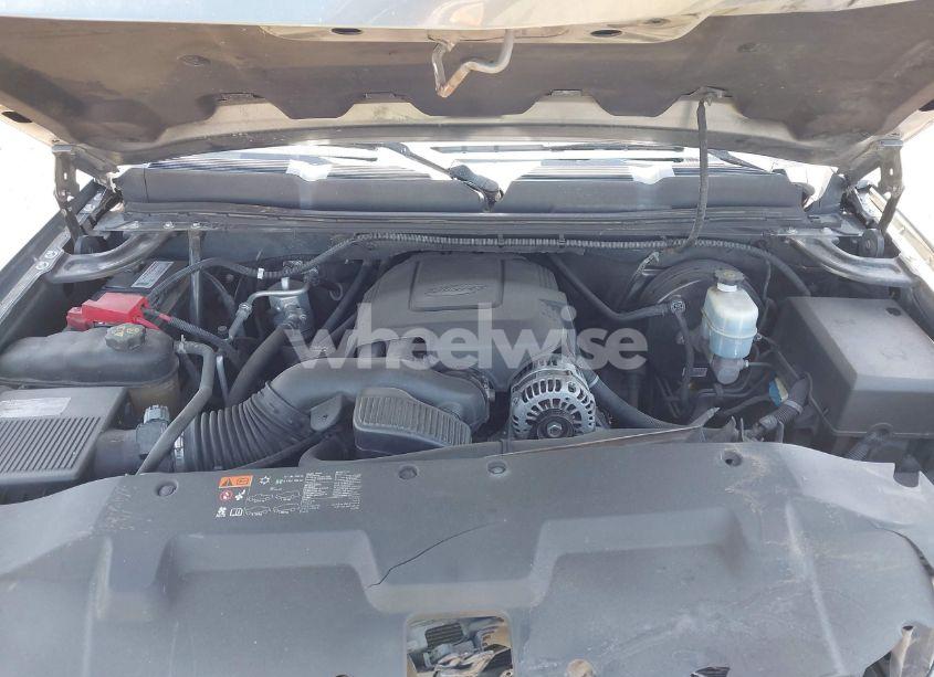 Photo 10 of 2011 Chevrolet Silverado 1500 LT (VIN 3GCPCSE02BG239588)