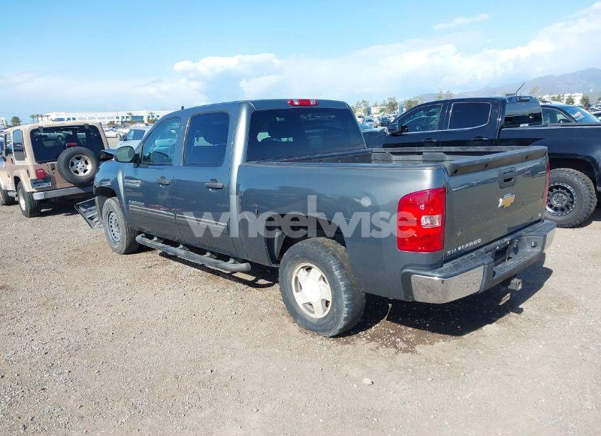 Photo 3 of 2011 Chevrolet Silverado 1500 LT (VIN 3GCPCSE02BG239588)