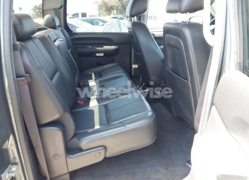 Photo 8 of 2011 Chevrolet Silverado 1500 LT (VIN 3GCPCSE02BG239588)