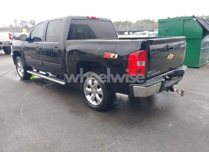 Photo 3 of 2011 Chevrolet Silverado 1500 LT (VIN 3GCPCSE02BG287673)