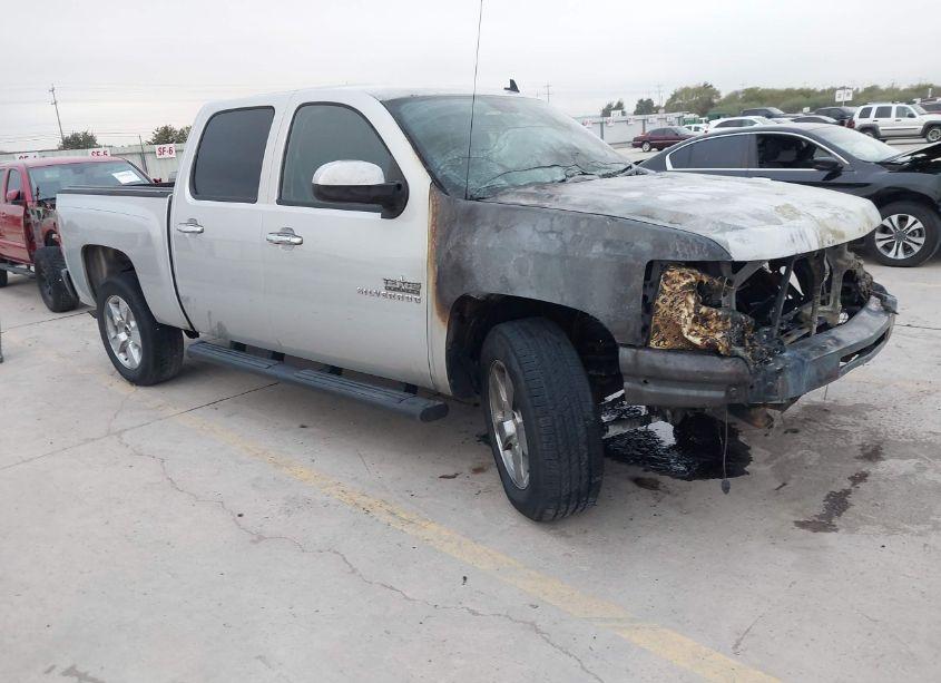 2011 Chevrolet Silverado 1500 LT (VIN 3GCPCSE02BG358242) main photo