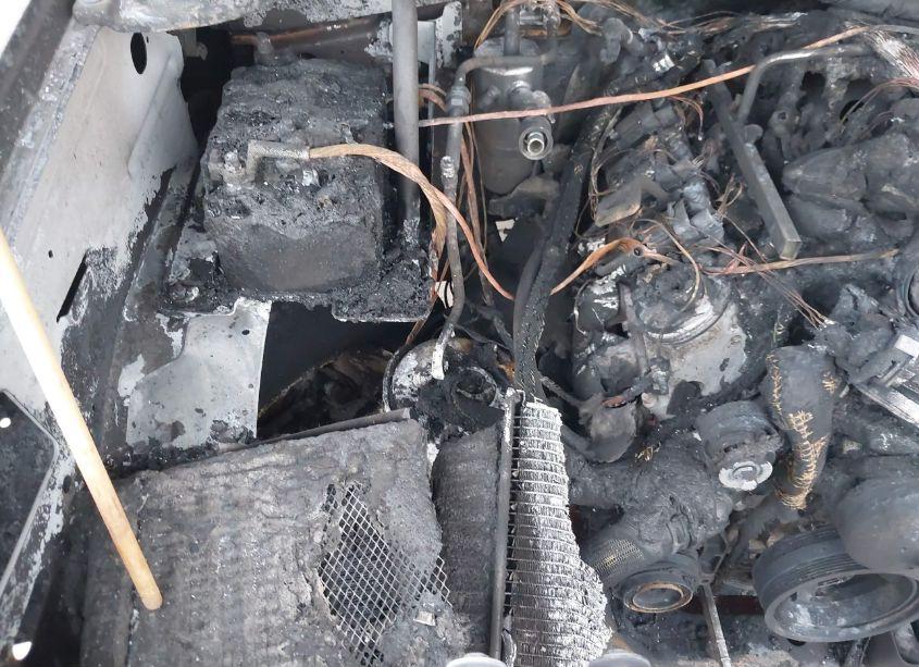 Photo 14 of 2011 Chevrolet Silverado 1500 LT (VIN 3GCPCSE02BG358242)