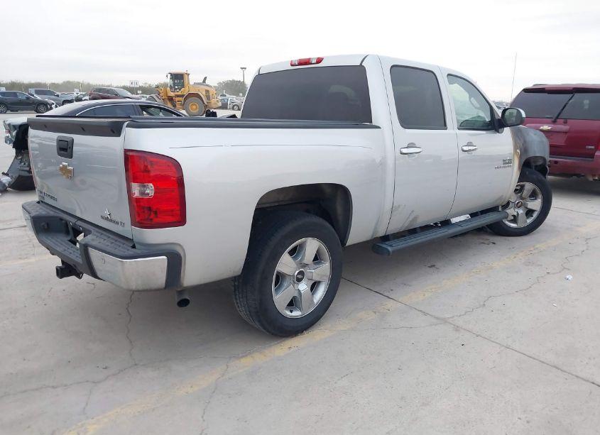 Photo 4 of 2011 Chevrolet Silverado 1500 LT (VIN 3GCPCSE02BG358242)