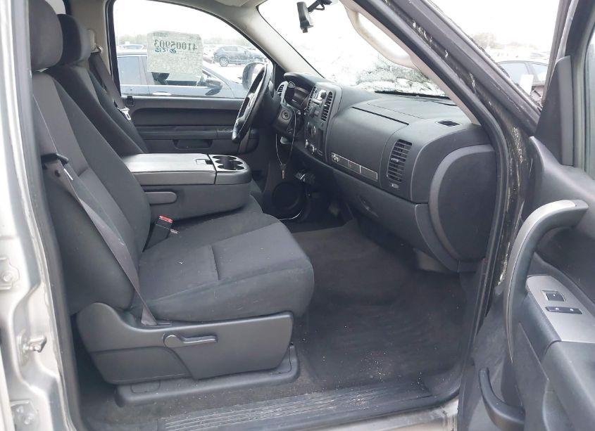 Photo 5 of 2011 Chevrolet Silverado 1500 LT (VIN 3GCPCSE02BG358242)