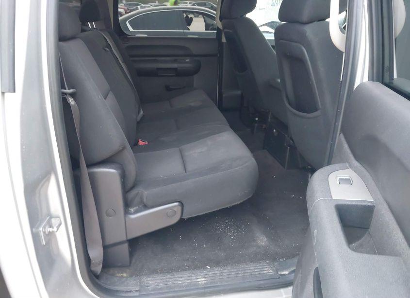 Photo 8 of 2011 Chevrolet Silverado 1500 LT (VIN 3GCPCSE02BG358242)