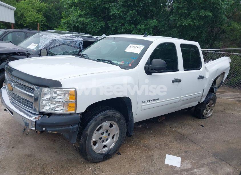 Photo 2 of 2013 Chevrolet Silverado 1500 LT (VIN 3GCPCSE02DG225211)