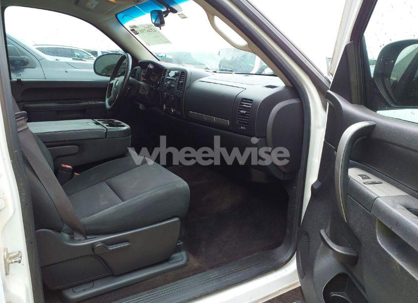 Photo 5 of 2013 Chevrolet Silverado 1500 LT (VIN 3GCPCSE02DG225211)
