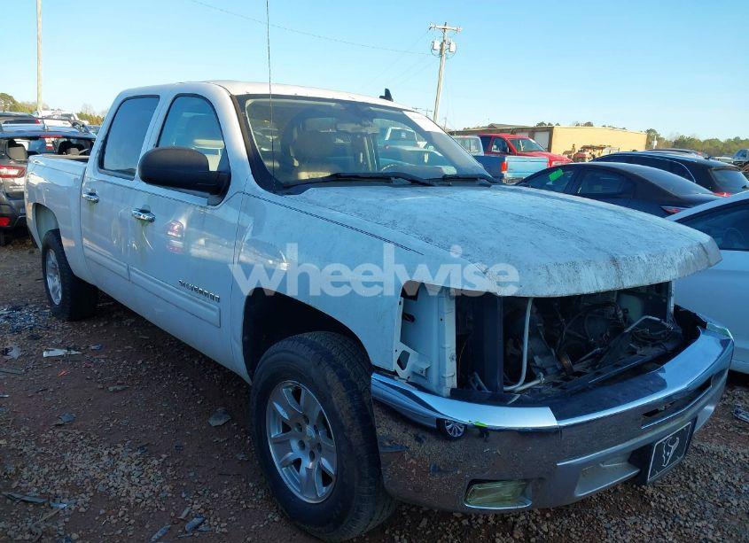 2013 Chevrolet Silverado 1500 LT (VIN 3GCPCSE02DG227413) main photo