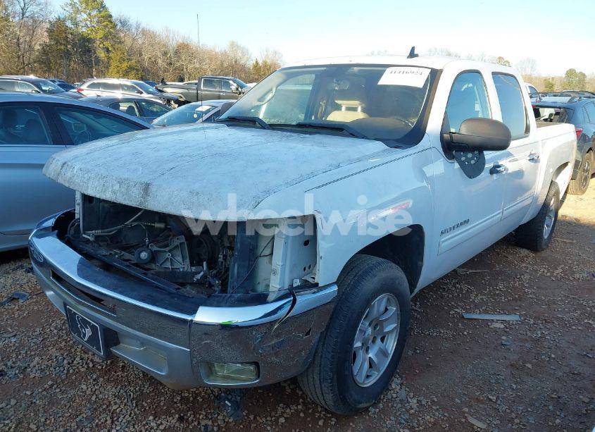 Photo 2 of 2013 Chevrolet Silverado 1500 LT (VIN 3GCPCSE02DG227413)