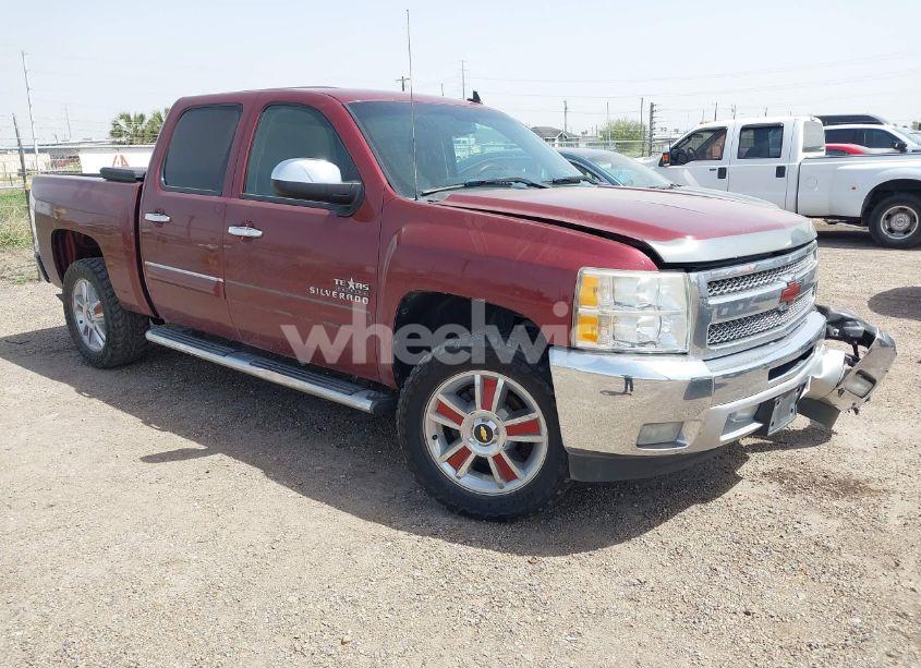 2013 Chevrolet Silverado 1500 LT (VIN 3GCPCSE02DG379501) main photo