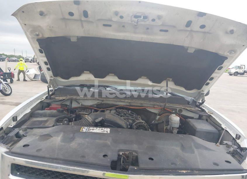 Photo 10 of 2011 Chevrolet Silverado 1500 LT (VIN 3GCPCSE03BG147146)