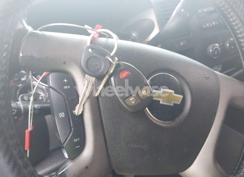 Photo 11 of 2011 Chevrolet Silverado 1500 LT (VIN 3GCPCSE03BG147146)