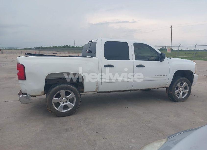 Photo 13 of 2011 Chevrolet Silverado 1500 LT (VIN 3GCPCSE03BG147146)