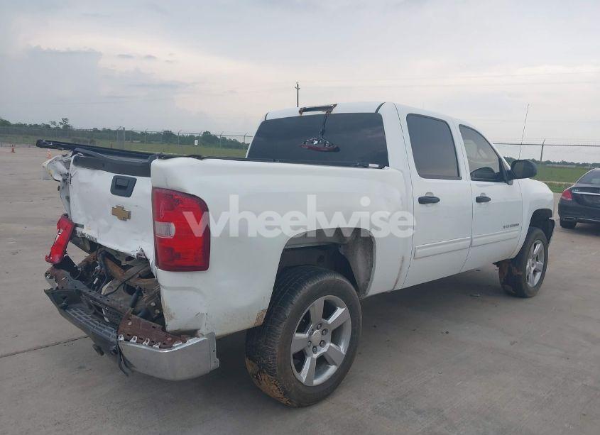 Photo 4 of 2011 Chevrolet Silverado 1500 LT (VIN 3GCPCSE03BG147146)