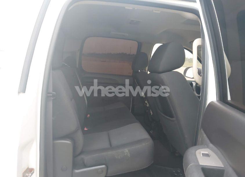 Photo 8 of 2011 Chevrolet Silverado 1500 LT (VIN 3GCPCSE03BG147146)