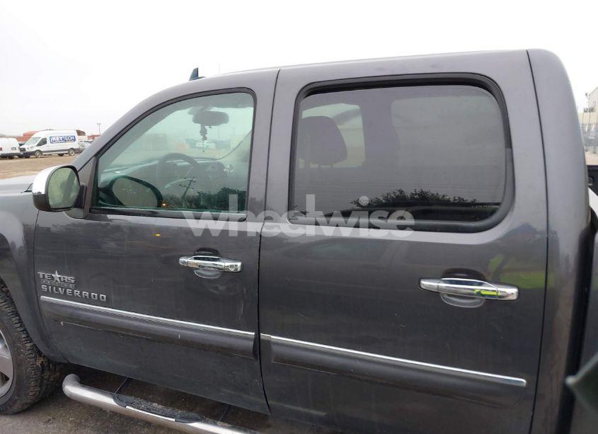 Photo 15 of 2011 Chevrolet Silverado 1500 LT (VIN 3GCPCSE03BG150466)