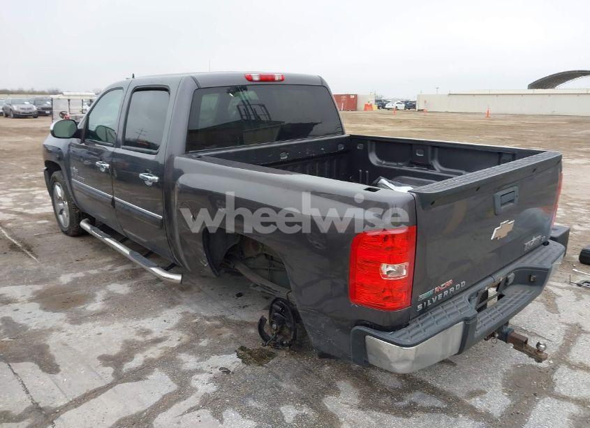 Photo 3 of 2011 Chevrolet Silverado 1500 LT (VIN 3GCPCSE03BG150466)