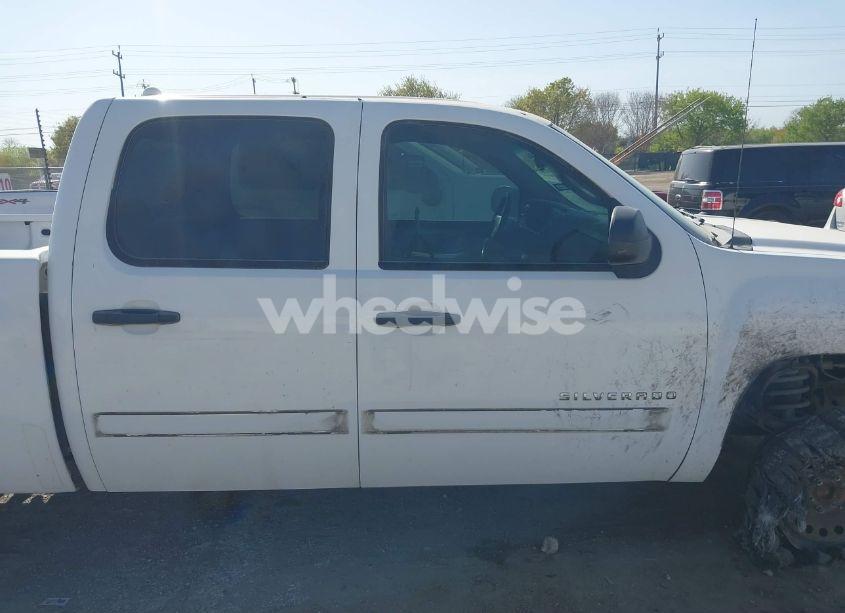 Photo 13 of 2011 Chevrolet Silverado 1500 LT (VIN 3GCPCSE03BG250759)