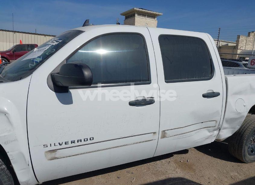 Photo 14 of 2011 Chevrolet Silverado 1500 LT (VIN 3GCPCSE03BG250759)