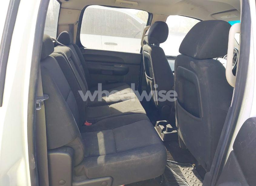 Photo 8 of 2011 Chevrolet Silverado 1500 LT (VIN 3GCPCSE03BG250759)