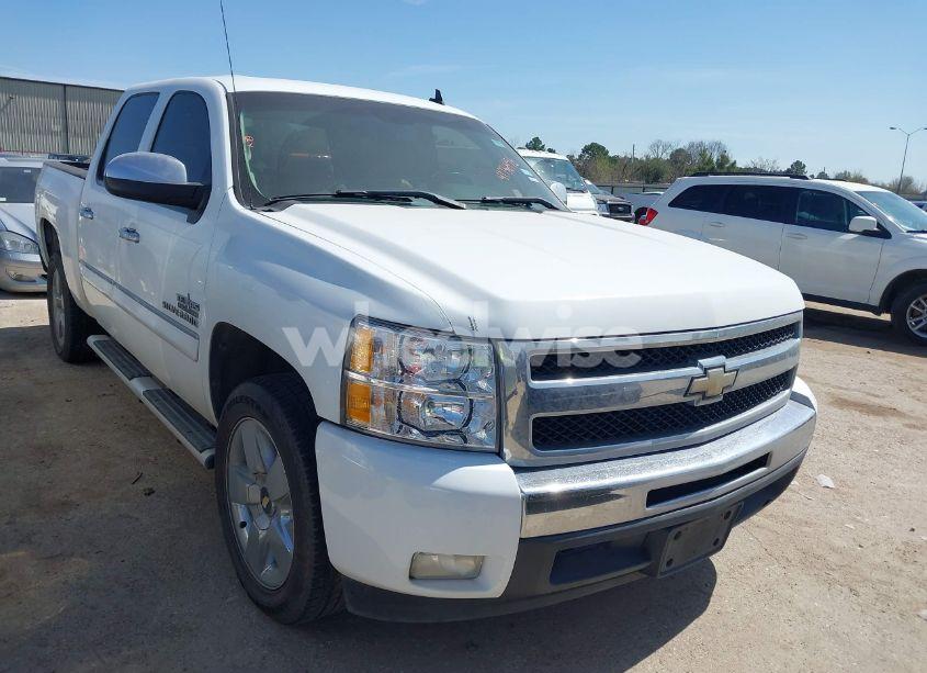 2011 Chevrolet Silverado 1500 LT (VIN 3GCPCSE03BG296057) main photo