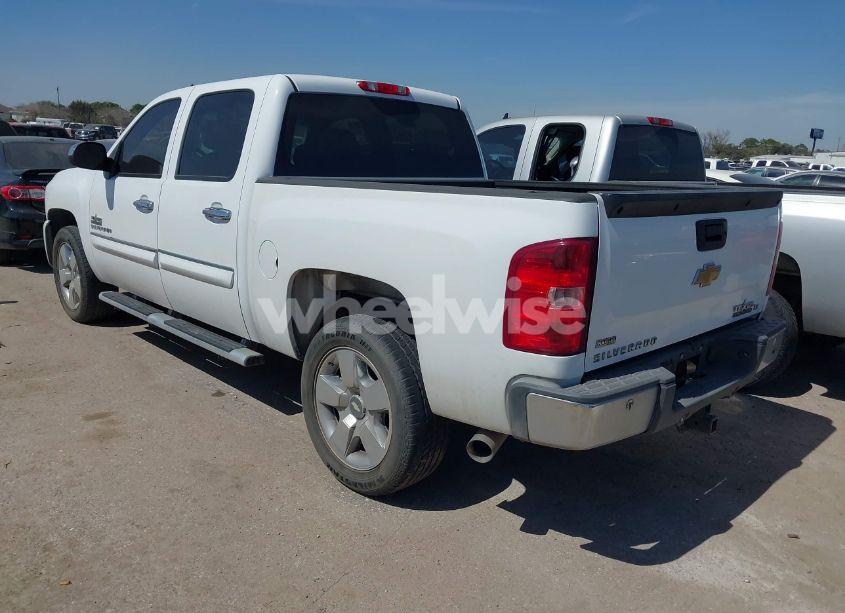 Photo 3 of 2011 Chevrolet Silverado 1500 LT (VIN 3GCPCSE03BG296057)