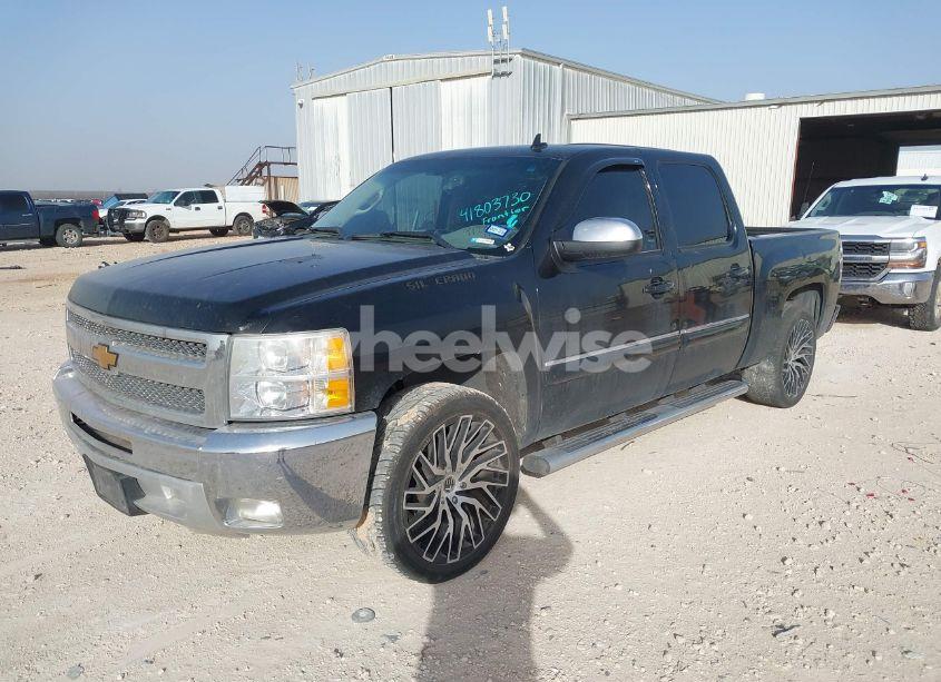 Photo 2 of 2013 Chevrolet Silverado 1500 LT (VIN 3GCPCSE03DG167514)