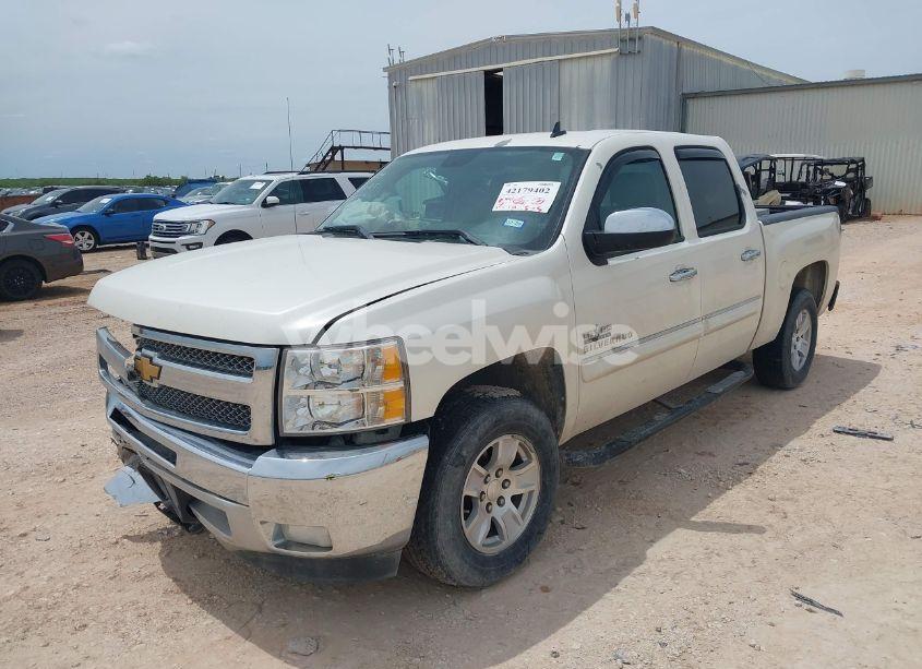 Photo 2 of 2013 Chevrolet Silverado 1500 LT (VIN 3GCPCSE03DG219529)