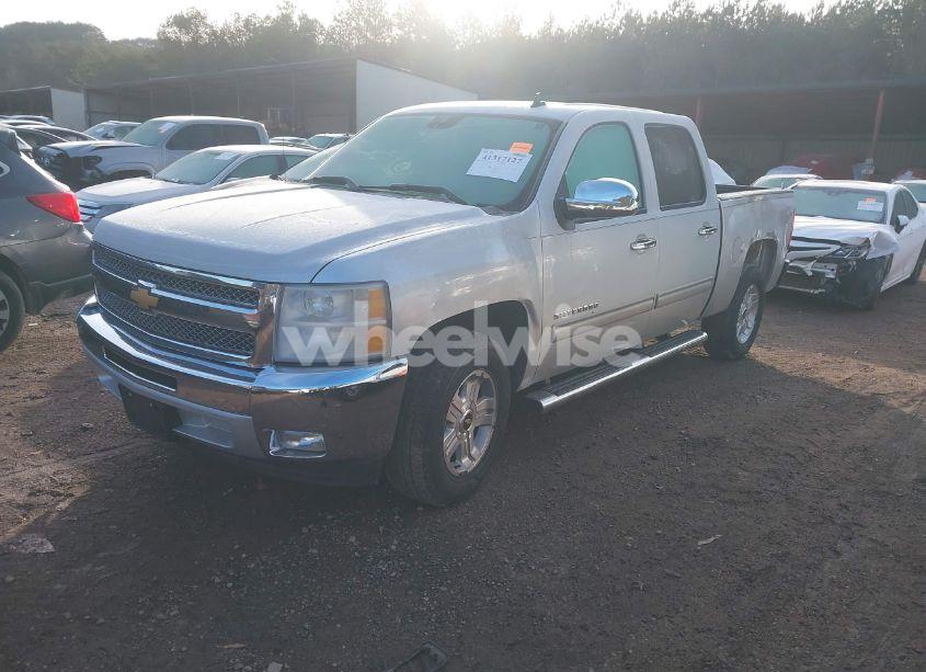 Photo 2 of 2013 Chevrolet Silverado 1500 LT (VIN 3GCPCSE03DG219742)