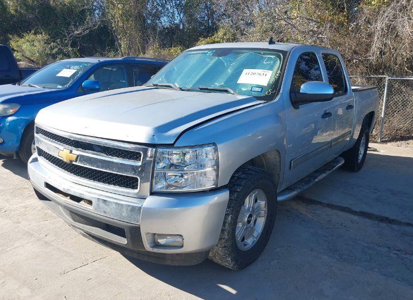 Photo 2 of 2013 Chevrolet Silverado 1500 LT (VIN 3GCPCSE03DG331439)