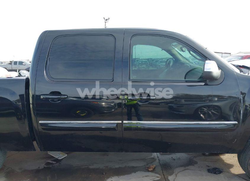 Photo 14 of 2011 Chevrolet Silverado 1500 LT (VIN 3GCPCSE04BG122790)