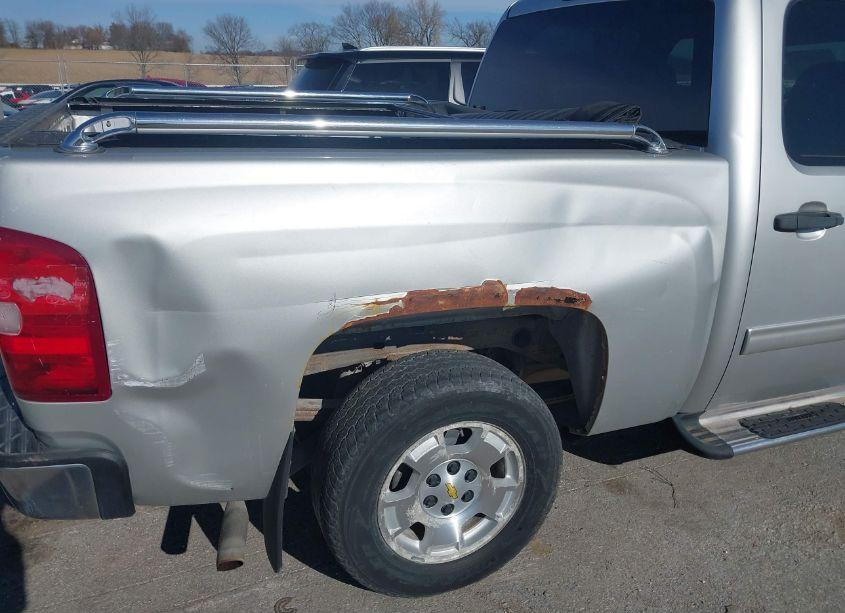 Photo 18 of 2011 Chevrolet Silverado 1500 LT (VIN 3GCPCSE04BG288193)