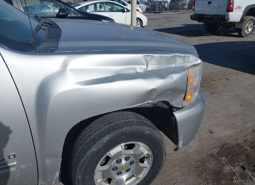 Photo 19 of 2011 Chevrolet Silverado 1500 LT (VIN 3GCPCSE04BG288193)