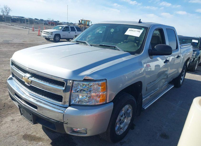 Photo 2 of 2011 Chevrolet Silverado 1500 LT (VIN 3GCPCSE04BG288193)