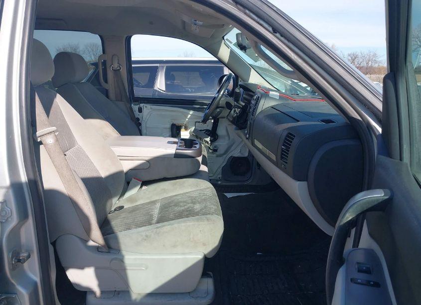 Photo 5 of 2011 Chevrolet Silverado 1500 LT (VIN 3GCPCSE04BG288193)