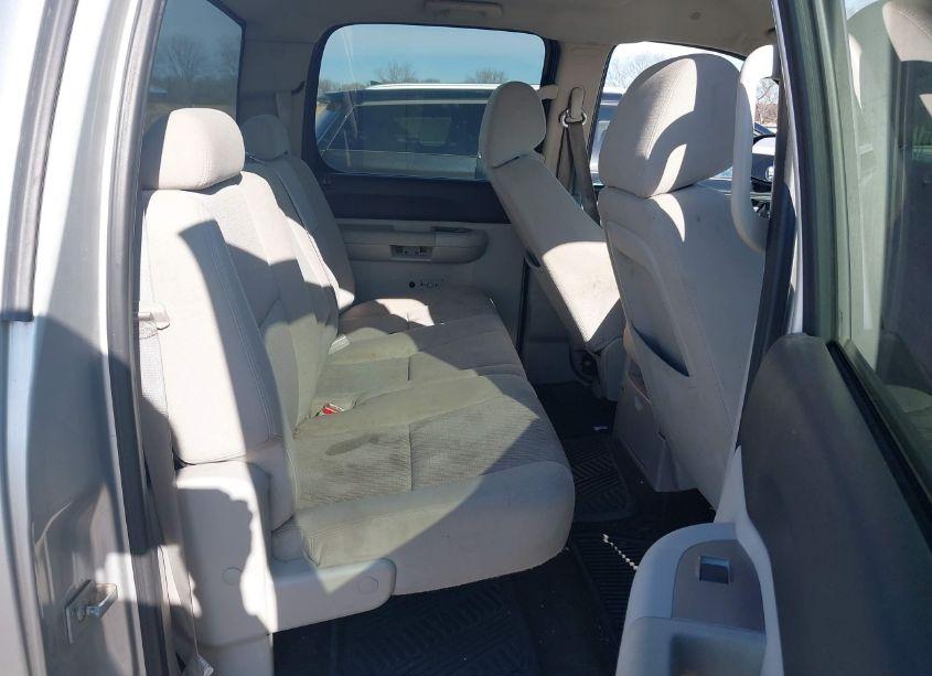 Photo 8 of 2011 Chevrolet Silverado 1500 LT (VIN 3GCPCSE04BG288193)