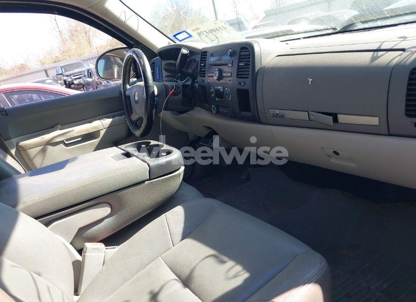 Photo 5 of 2013 Chevrolet Silverado 1500 LT (VIN 3GCPCSE04DG135493)