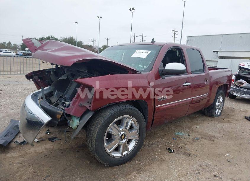 Photo 2 of 2013 Chevrolet Silverado 1500 LT (VIN 3GCPCSE04DG326587)