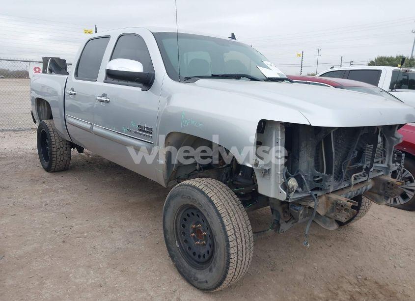2013 Chevrolet Silverado 1500 LT (VIN 3GCPCSE04DG377720) main photo