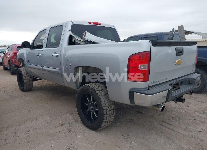 Photo 3 of 2013 Chevrolet Silverado 1500 LT (VIN 3GCPCSE04DG377720)